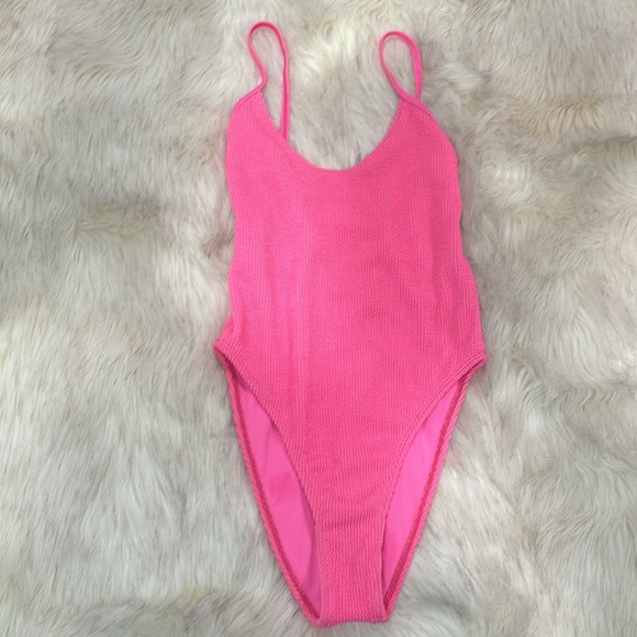 Good American Always Fits One-Piece Swimsuit. - Picture 2 of 6